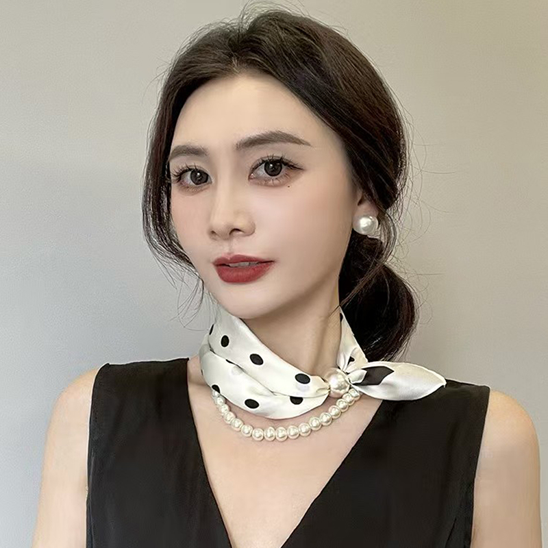 Syal Leher Satin dengan Gesper - Pearl Trim Chain ulasan dan harga