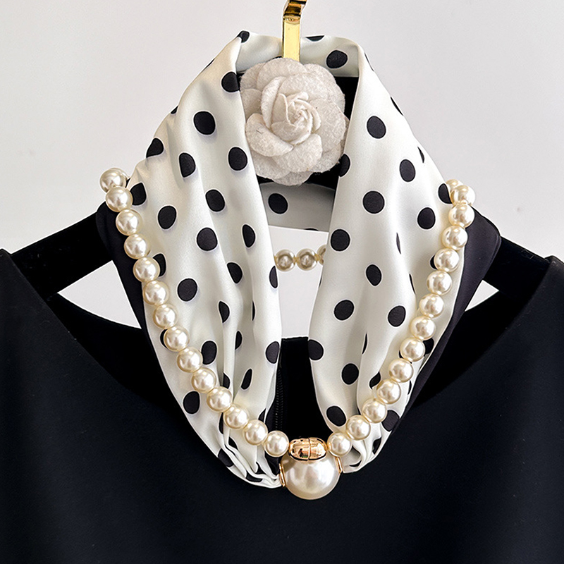 Syal Leher Satin dengan Gesper - Pearl Trim Chain ulasan dan harga